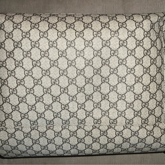 GUCCI Diaper bag, like new. Worn a handful of times. - Picture 4 of 6